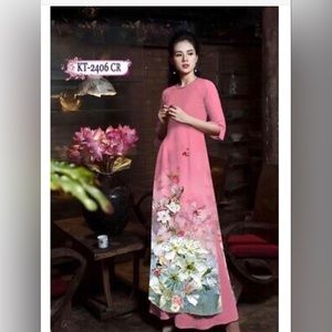 NEW Vietnamese Ao Dai Traditional Dress Size 8 USA, VN 2 XL with matching pants.
